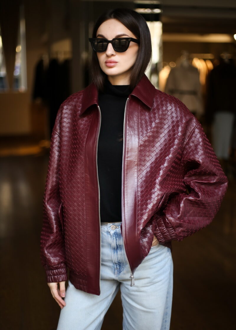 Куртка з натуральної шкіри в бордовому кольорі
